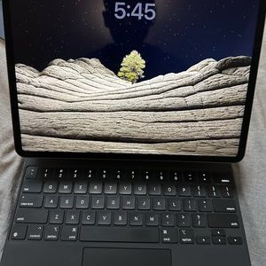 iPad Pro 12.9" 5th Gen + Apple Pencil (Gen 2) + Magic Keyboard (12.9 inch, Black